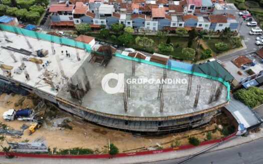 Se Venden Locales en el Nuevo Centro Comercial Girón Colonial – Girón