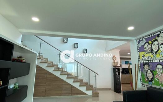 Se Vende Casa en el Conjunto Lomas del Campestre – Piedecuesta