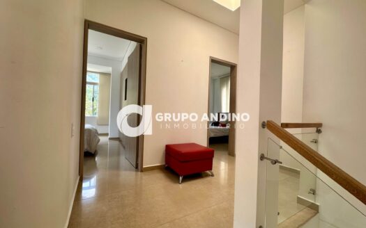 Se Vende Casa en el Condominio Linares del Lago – Bucaramanga