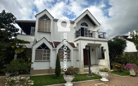 Se Vende Casa en el Conjunto Hacienda la Antigua – Bucaramanga