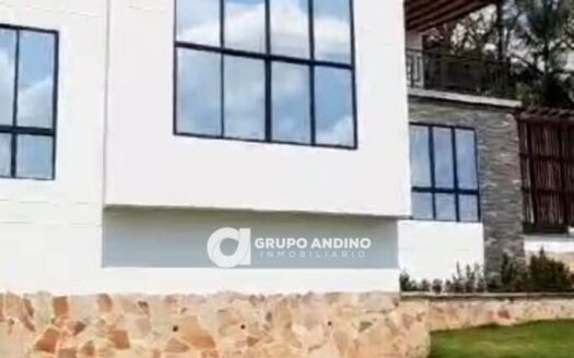 Se Vende Casa campestre Vía al aeropuerto a 1km antes del peaje – Lebrija