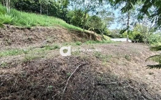 Se Vende Lote en el Condominio Cazadores Resort – Lebrija