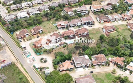 Se Vende Lote en el Condominio Colina de Yerbabuena-Ruitoque Condominio