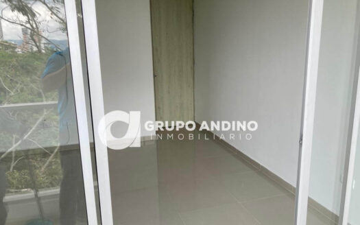 Se vende apartamento en el Edificio el Campanario Bucaramanga