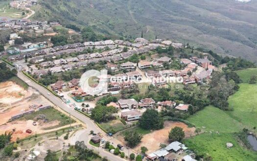 Se Vende Lote en el Condominio Colina de Yerbabuena-Ruitoque Condominio