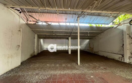 Se Arrienda o Se Vende Casa Comercial- Giron