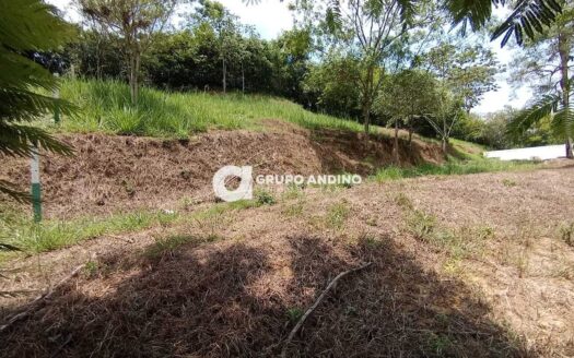 Se Vende Lote en el Condominio Cazadores Resort – Lebrija