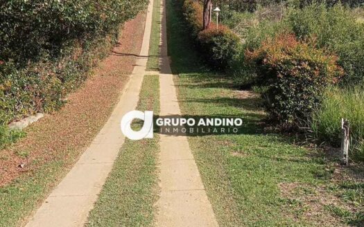 Se vende lote en el Condominio Campestre La Pradera/ Mesa de los Santos