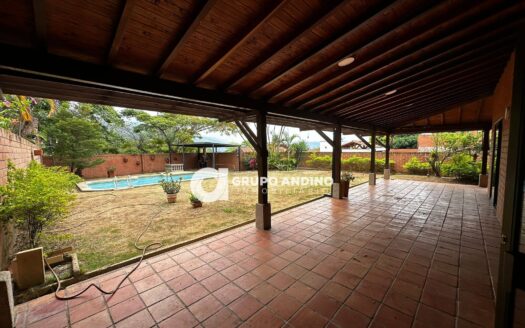 Se Vende Casa en el Condominio Rincón del Lago – Bucaramanga