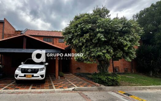 Se Vende Casa en el Condominio Rincón del Lago – Bucaramanga