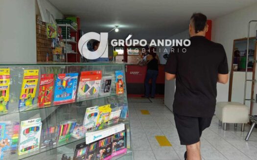 Se arriendan locales comerciales por Cabecera