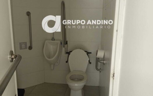 Se Arrienda Local Comercial sobre la av Boulevar