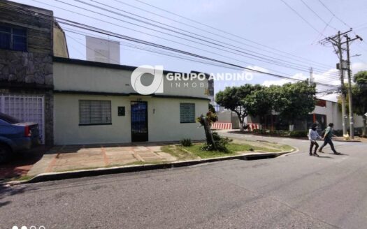 se vende casa comercial en el barrio san francisco