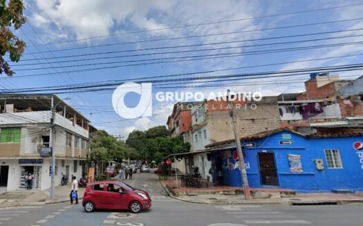se vende casa comercial en el barrio san francisco