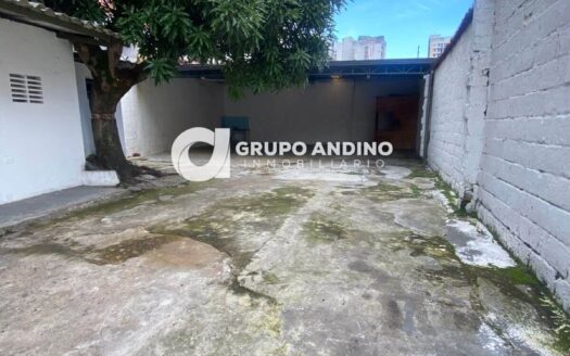 Se vende lote cerca al Parque de los Niños-Barrio San Francisco