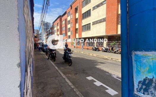 Se vende lote cerca al Parque de los Niños-Barrio San Francisco