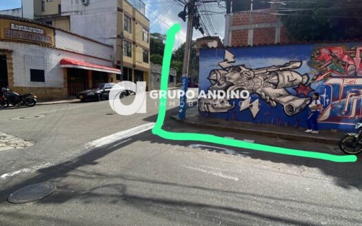 Se vende lote cerca al Parque de los Niños-Barrio San Francisco