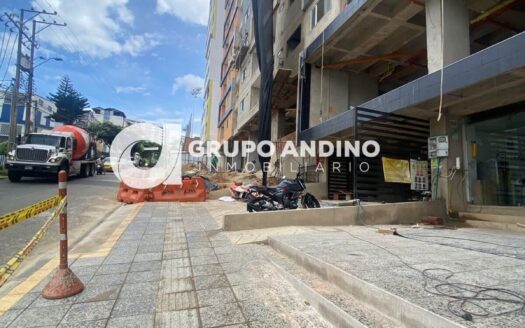 Se arrienda Local Comercial Barrio la Fontana-Edificio Palmas de la Fontana