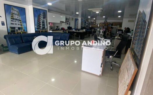Se arrienda Local Comercial Barrio la Fontana-Edificio Palmas de la Fontana