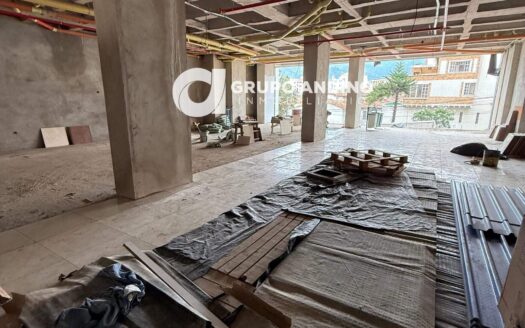 Se arrienda Local Comercial Barrio la Fontana-Edificio Palmas de la Fontana 2