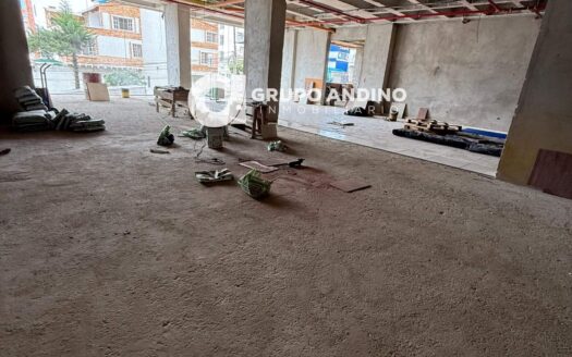 Se arrienda Local Comercial Barrio la Fontana-Edificio Palmas de la Fontana 2