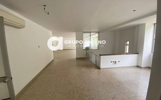 Se arrienda bodega en Girón