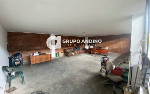 Se arrienda bodega en Girón