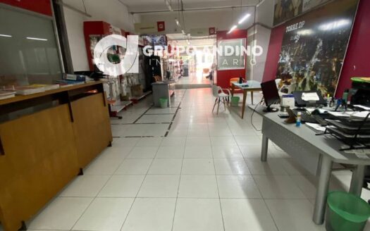 Se arrienda local comercial con amplia bodega en la calle 61