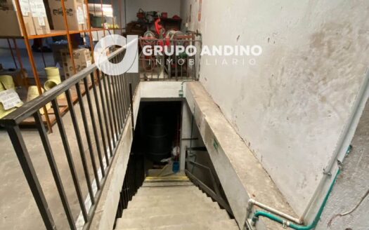 Se arrienda local comercial con amplia bodega en la calle 61