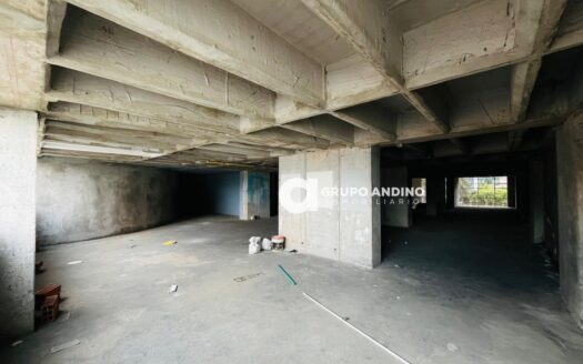 Local en Renta y Venta en el Edificio Infinity