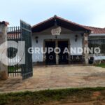 SE VENDE CASA RUITOQUE-TRES ESQUINAS