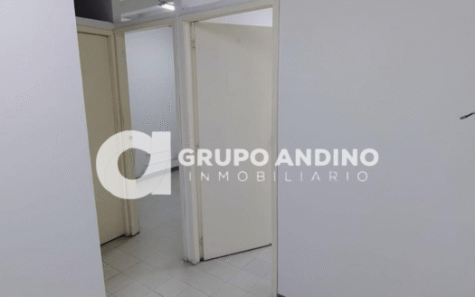 Local en Conucos sobre Av Gonzalez Valencia