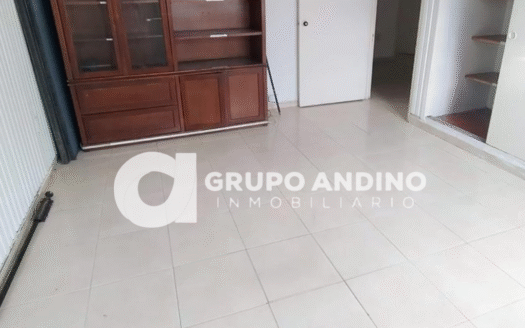 Local en Conucos sobre Av Gonzalez Valencia