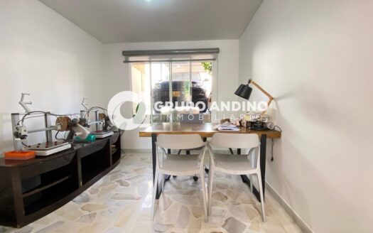 Se vende casa en el conjunto residencial Cantabria