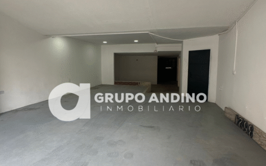 Se arrienda local en Cabecera