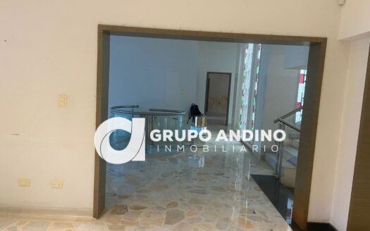 Se vende casa en Cabecera del Llano