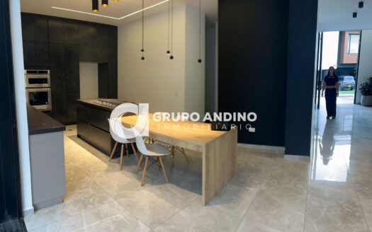 En Venta, Casa en Menzuli – Piedecuesta